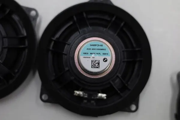 BMW Harman Kardon Högtalare OEM 5A2FE87 - Begagnad image 3