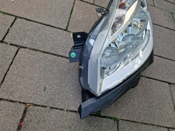 Vasen ajovalosarja Renault CLIO III 260607570R image 2