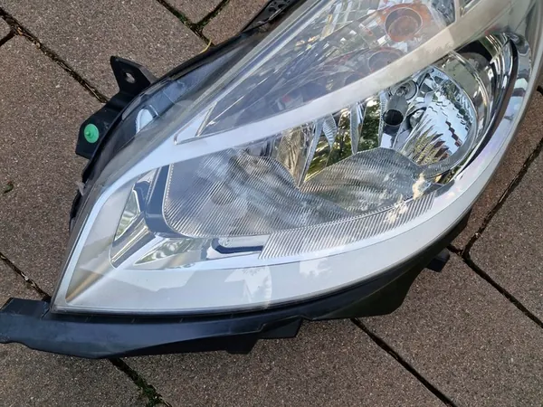 Vasen ajovalosarja Renault CLIO III 260607570R image 3