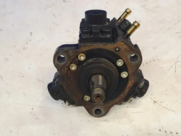 Hogedruk brandstofpomp SAAB 9-5 Estate 1.9L Diesel OEM 93188709 image 2