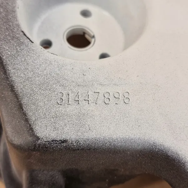 Höger skärmplåtsfäste Volvo S90 II 2017- image 4