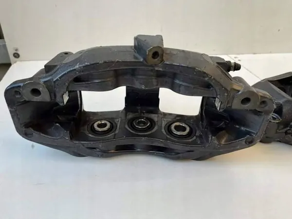 Bremszangen Mercedes GT AMG OEM 1904210198 image 4