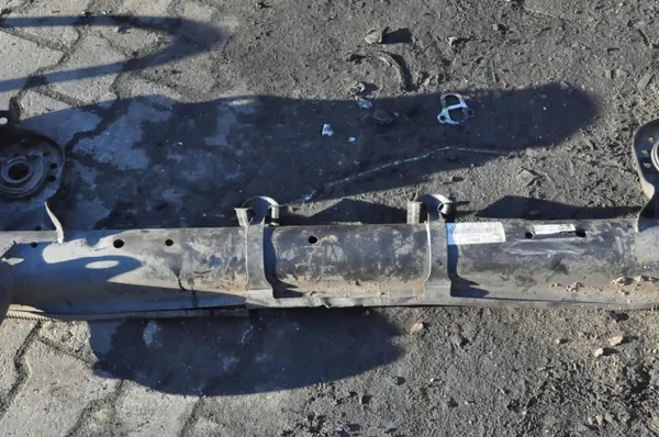 OEM 422190 Hinterachsschwinge für Ford Fiesta MK8 image 3