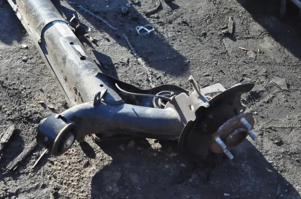 OEM 422190 Hinterachsschwinge für Ford Fiesta MK8 image 6