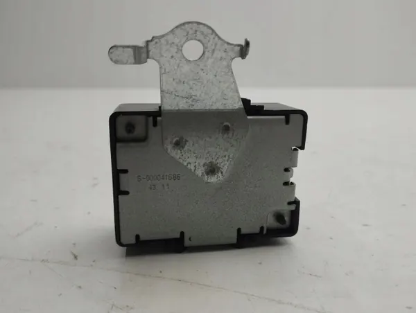Module de verrouillage central Toyota Yaris 2012 OEM 897410D080 image 8