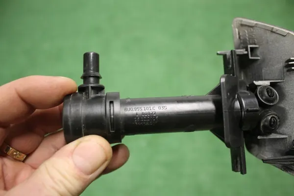 OEM 8Q0955101C Spuitmond & Dop Compleet Rechts image 4