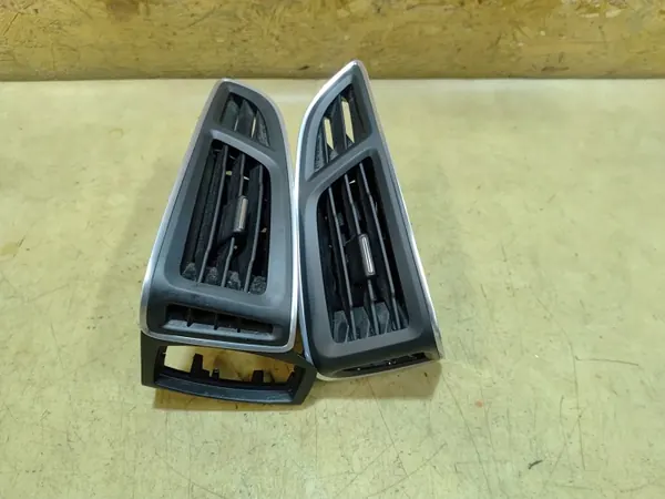 Grille FOCUS MK3 KRATKA NAWIEWU - Ford OE image 4