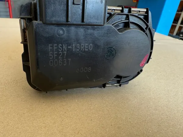 Mazda Toyota Drosselklappe FFSN-13RE0 - Gebraucht image 3