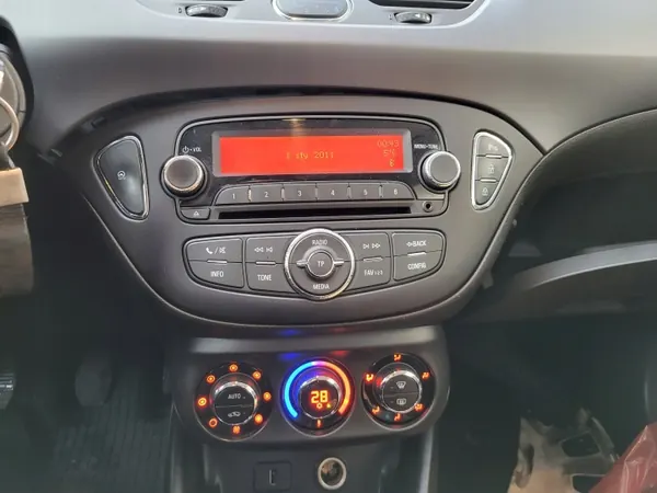 Opel Corsa E Radio CD OEM 39012675 - Gebraucht image 2