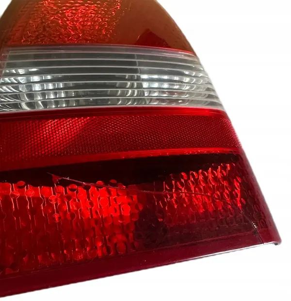 Höger bakljus Nissan Primera P12 Sedan image 2