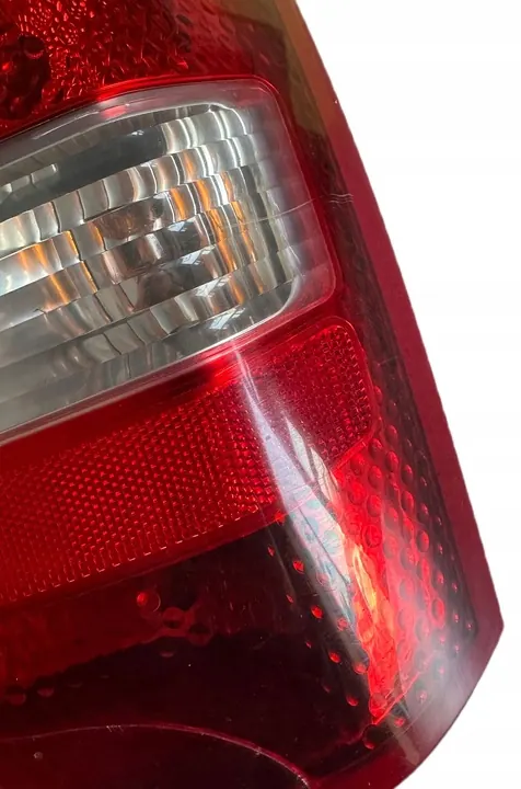 Höger bakljus Nissan Primera P12 Sedan image 3