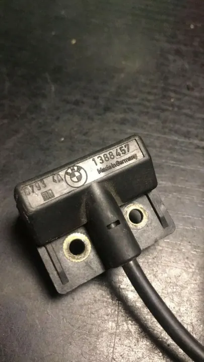BMW OEM 1388457 Sensor för 7-serien E32 1991 image 4