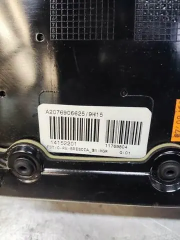 Mercedes-Benz OEM A2076902225 Oikea Takaoven Sisustus image 10