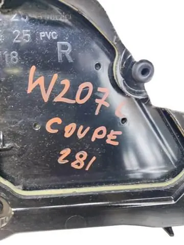 Mercedes-Benz OEM A2076902225 Oikea Takaoven Sisustus image 9