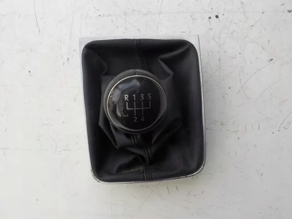 VW Golf VII Kombi pookhoes OEM 5G1711113B image 2