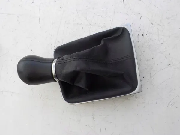 VW Golf VII Kombi pookhoes OEM 5G1711113B image 3