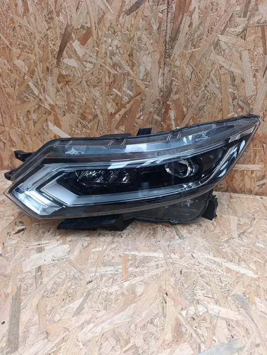 Farol Esquerdo Nissan Qashqai II Lift J11 OEM NJG543 image 1