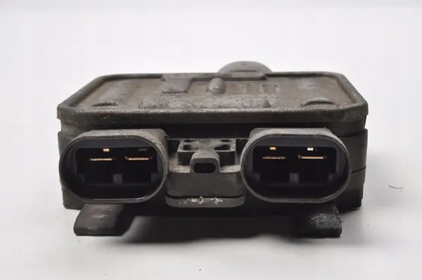 Volvo V70 III 2.4D Tuulettimen Ohjausmoduli 940009400 image 2