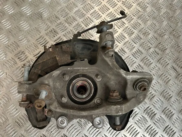 UTO55330 Bakhjulsnav för Mercedes C W205 2016 image 2
