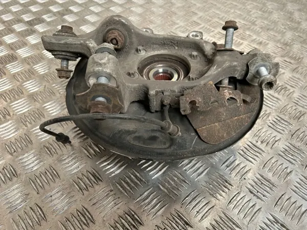 UTO55330 Bakhjulsnav för Mercedes C W205 2016 image 7
