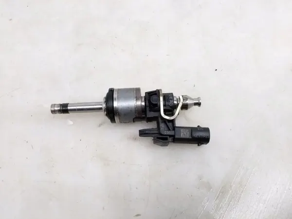 Inyector VW Golf VIII OEM 05C036 1.0L 81kW image 2