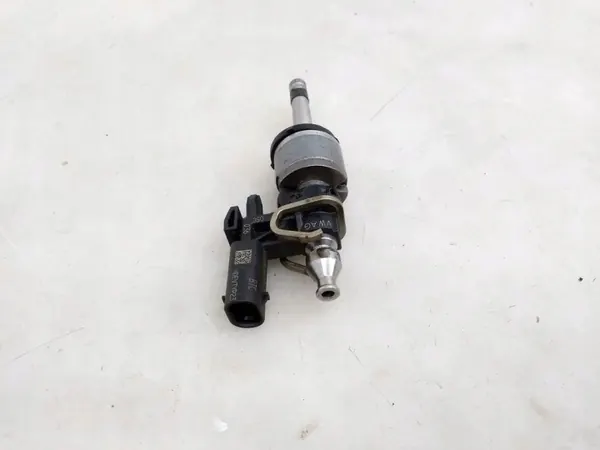 Inyector VW Golf VIII OEM 05C036 1.0L 81kW image 6