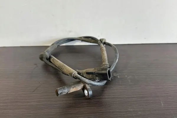 Voorste linker ABS-sensor RENAULT TRAFIC III 93868516 image 3