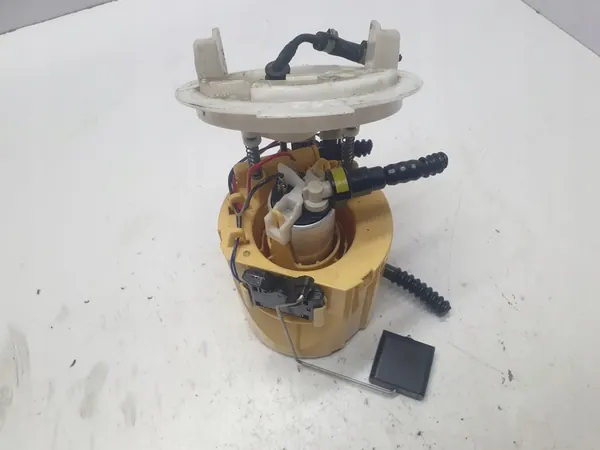 Brandstofpomp Mercedes W212 2.2 CDI A2124701094 image 3