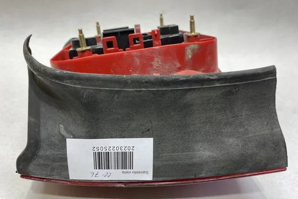 Luz trasera izquierda AUDI A6 AVANT 4B9945095D3FZ image 3