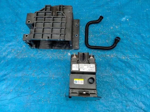 Audi Q5 apuparisto OEM 8W0915101A - 1Ah image 2