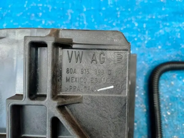 Audi Q5 apuparisto OEM 8W0915101A - 1Ah image 5