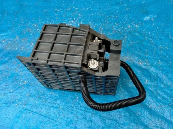 Audi Q5 apuparisto OEM 8W0915101A - 1Ah image 8