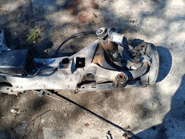 Volvo V70 II Hinterachsschwinge OEM Wrakowisko-13381- image 3