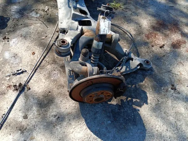 Volvo V70 II Hinterachsschwinge OEM Wrakowisko-13381- image 4