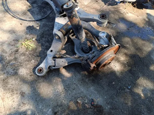 Volvo V70 II Hinterachsschwinge OEM Wrakowisko-13381- image 9
