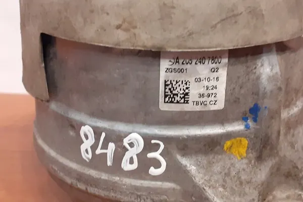 Moottorin tuki vasen MERCEDES-BENZ GLC A2052407800 image 7