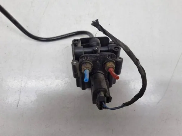 BMW 7 (F01,F02) Suspension Compressor 4722555610 4.4L 2014 image 3