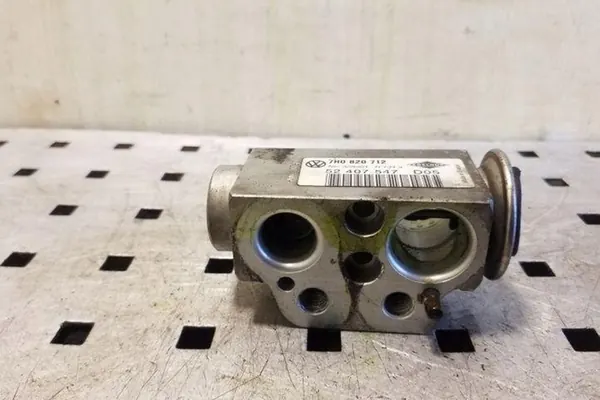 Ilmastointiradiatoriventtiili VW TRANSPORTER V (T5) image 2