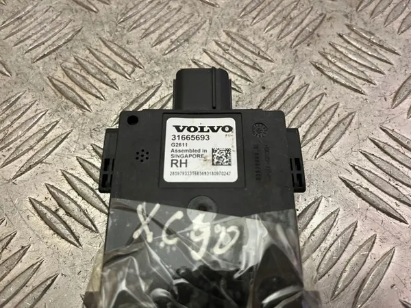 Volvo XC90 2018 Dodehoekmodule OEM 31665693 image 5