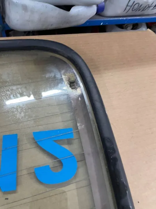 Suzuki Jimny III achterklepglas OEM MTR6839 image 3