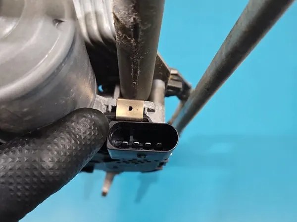 Frontscheibenwischermotor 4PIN Audi A6 C7 image 6