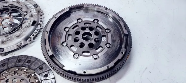 Audi OE 06J105266AK Volante de Dupla Massa image 3