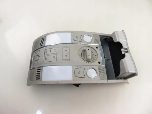 Iluminação Cabine Audi OEM 4F0959719 - Usado image 10