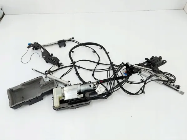 Mercedes-Benz dakpomp cilinders A2388000030 image 4