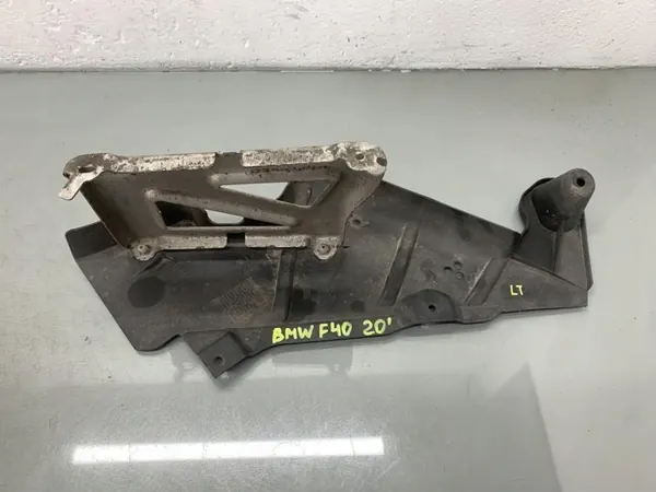 OEM 27648710 Vänster Underkroppsskydd för BMW F40 image 5