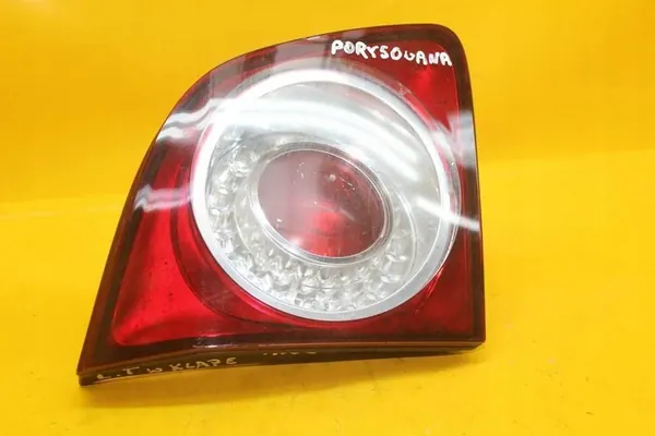 Luz trasera izquierda VW Golf V Plus 5M0945093J image 3