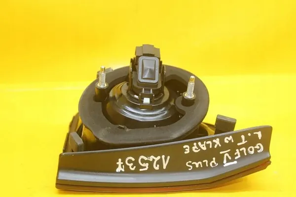 Luz trasera izquierda VW Golf V Plus 5M0945093J image 7