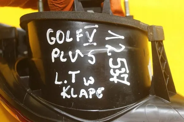 Luz trasera izquierda VW Golf V Plus 5M0945093J image 8