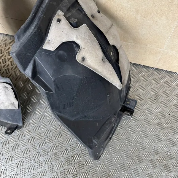 Front Right Wheel Arch Nissan Qashqai II J11 Lift OE 63842 HV00A image 4