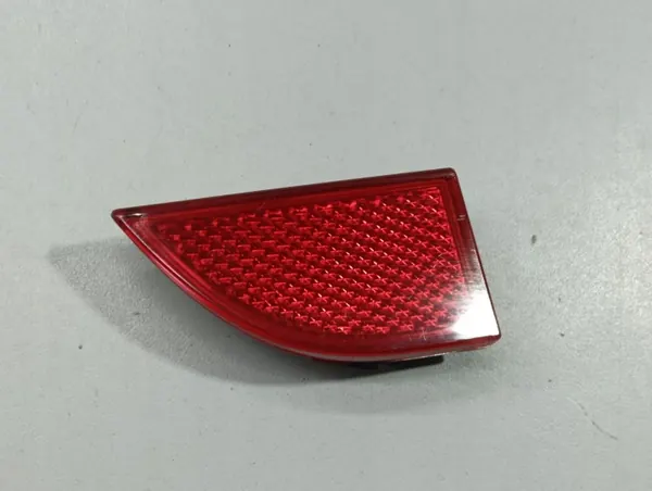 Porsche Panamera bakstötfångare höger reflex OEM 9706314900 image 2